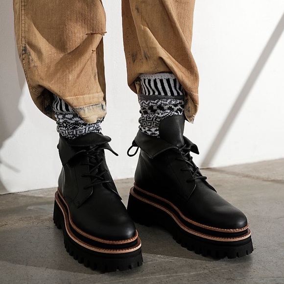 • Paloma Barcelo Platform ankle boots • - Picture 3 of 4